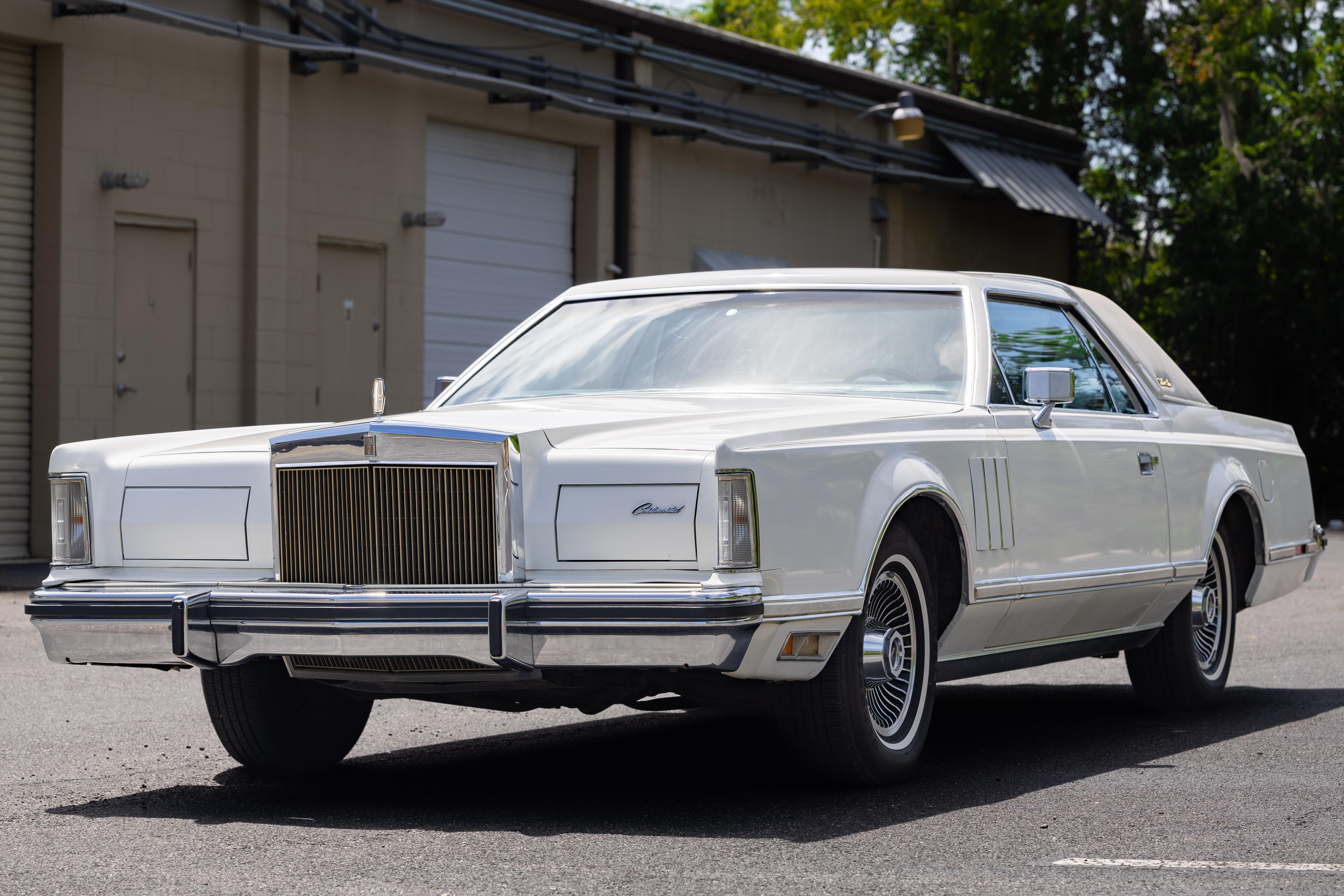 Image of Lincoln Mark V Collector